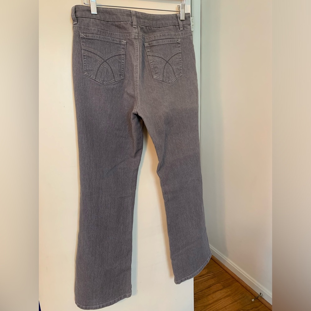 Denim stretch jeans, Jones New York, Size 10 Petite, Light Charcoal Wash Gray.